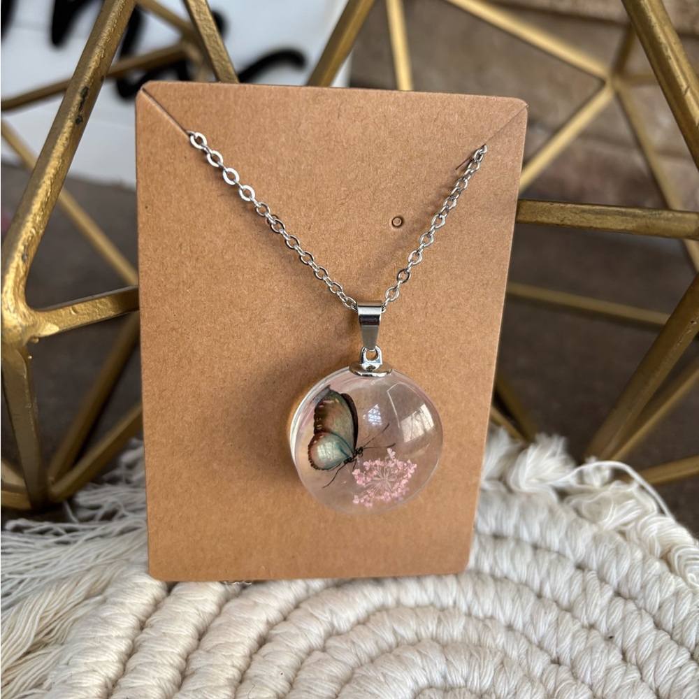 Natural flowers and butterfly resin pendant with gold chain